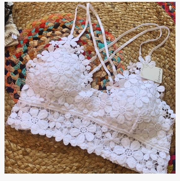 TD Collections Other - TD Collections// White Crochet Daisy Longline Bralette